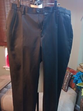 Haggar Black Pleated Men's Dress Pants